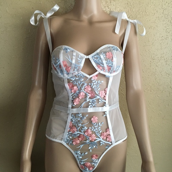 Floral embroidered mesh bodysuit/lingerie - Picture 5 of 7